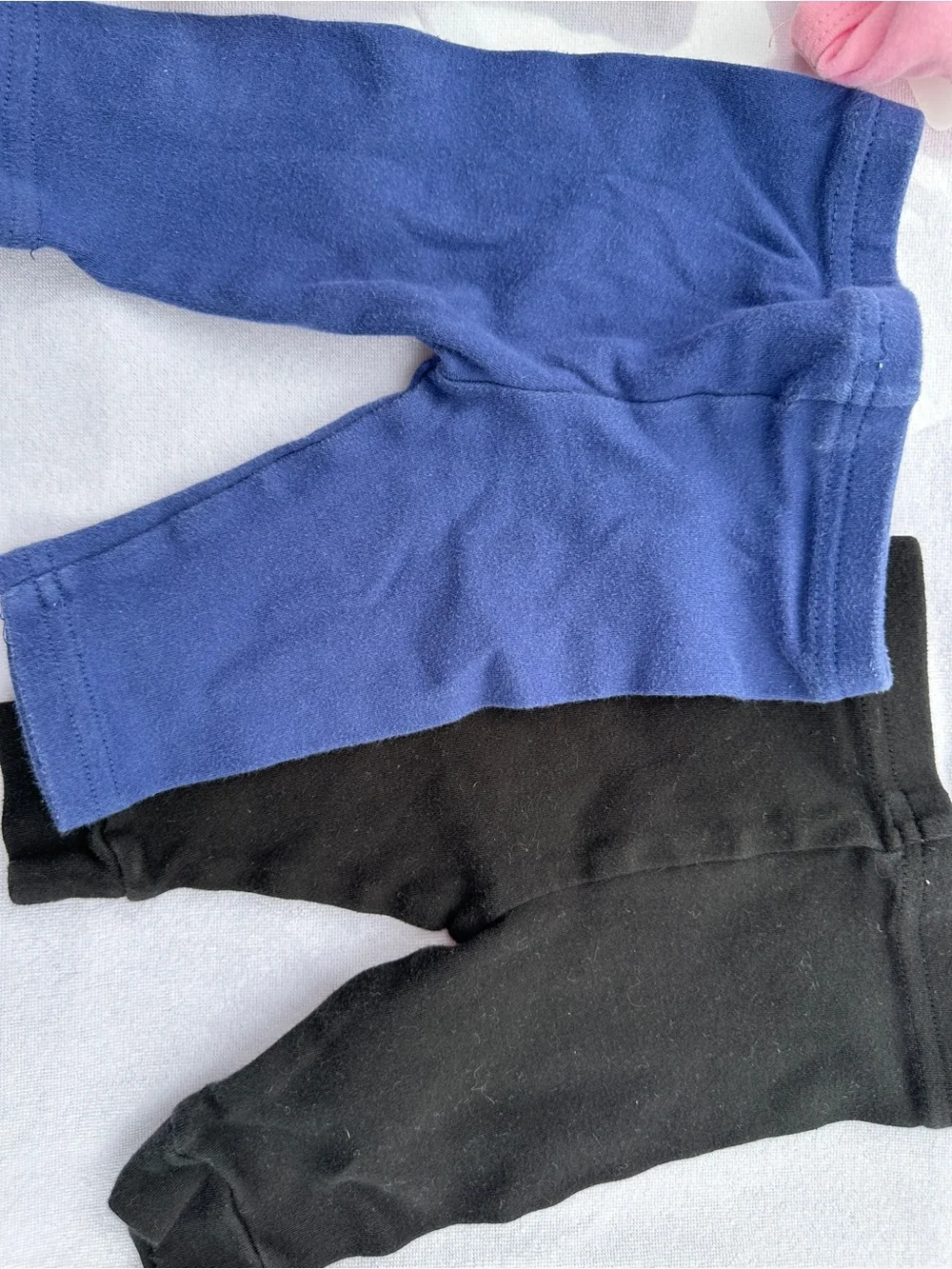 Mixed Baby Set - Minnie pants 3 pairs of pants two body suits(lot 20) - Picture 5 of 9